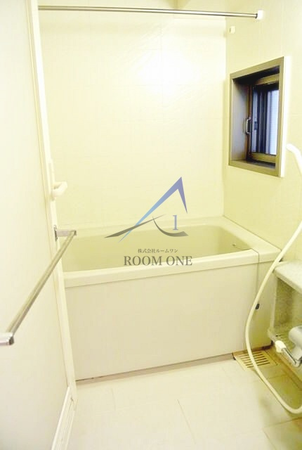 シュロス神田五軒町ツインフォルムの浴室|お風呂です。