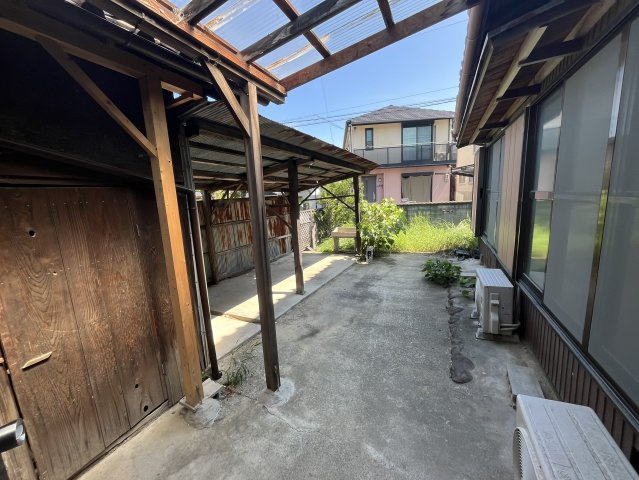 泉南郡岬町淡輪貸家の庭
