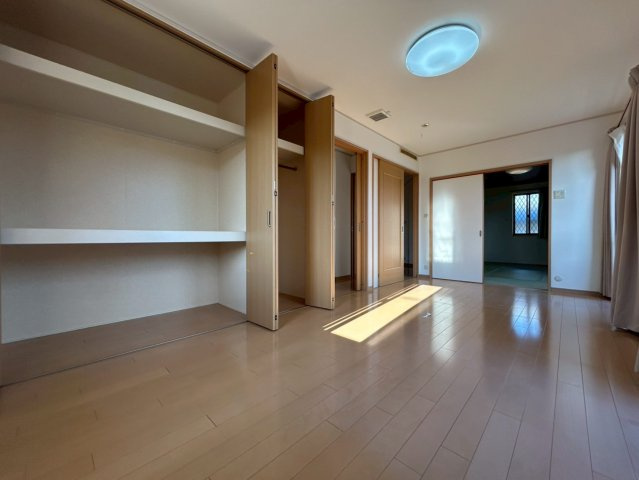 安岡寺町戸建貸家の洋室
