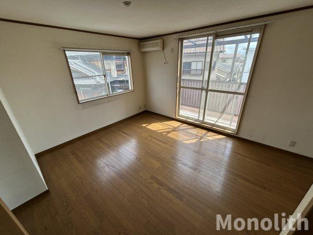 ユウパレス府中西の洋室