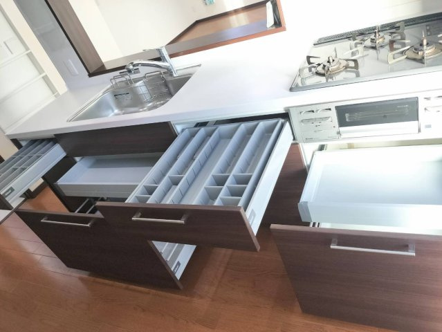 中古住宅　豊橋牛川西部土地区画整理の収納|キッチン収納