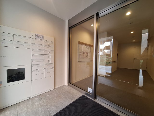 （シニア限定）グランメゾン～ヘーベルVillage東伏見～のエントランス|安心のオートロック