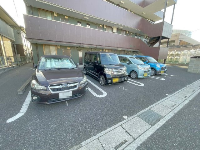 タジマハイツの駐車場