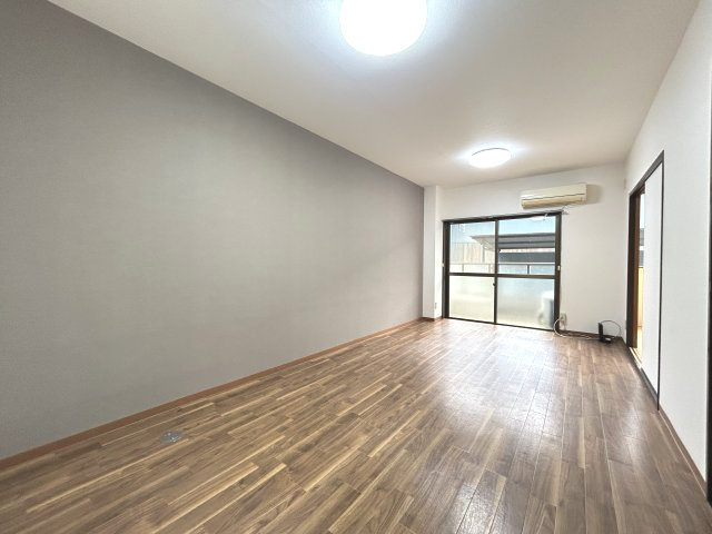 タジマハイツの居間・リビング