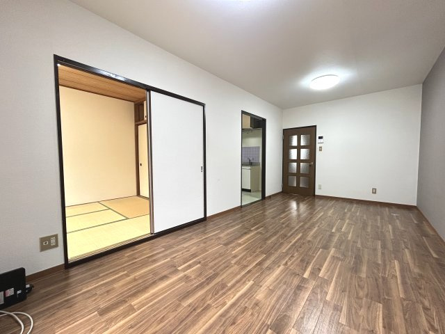 タジマハイツの居間・リビング