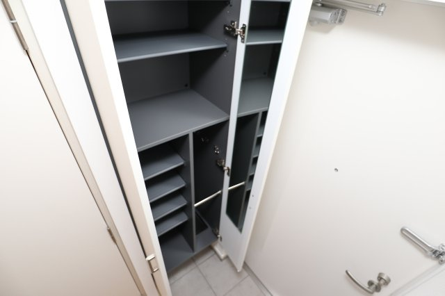 サヴォイラ・マリナ　ドゥ　ハカタ　12階の収納|別号室のものになります。現状優先。