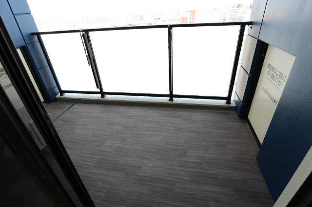 サヴォイラ・マリナ　ドゥ　ハカタ　12階のバルコニー|別号室のものになります。現状優先。