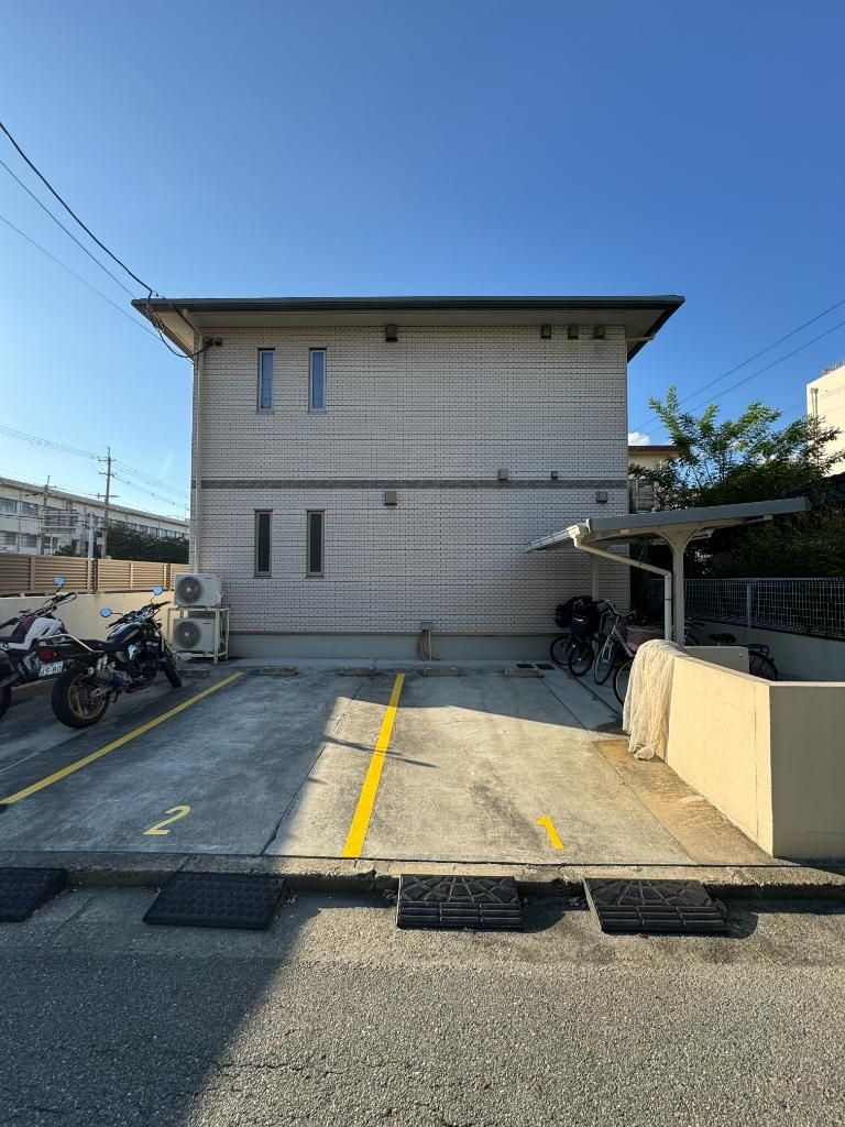 ルナ・クレシェンテの外観