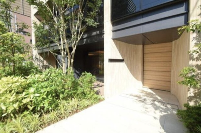 ザ・ライオンズミレス蔵前のエントランス