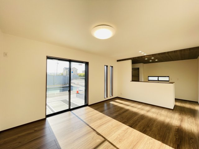 【キッチン】 | 深谷市萱場第１０期　ワイウッドコート　新築戸建　全6区画　6号棟