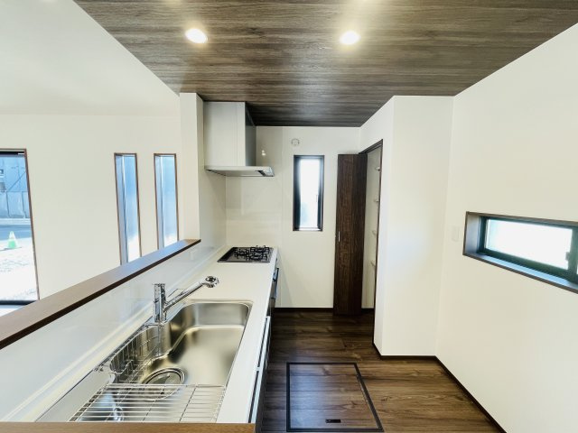 【キッチン】 | 深谷市萱場第１０期　ワイウッドコート　新築戸建　全6区画　6号棟