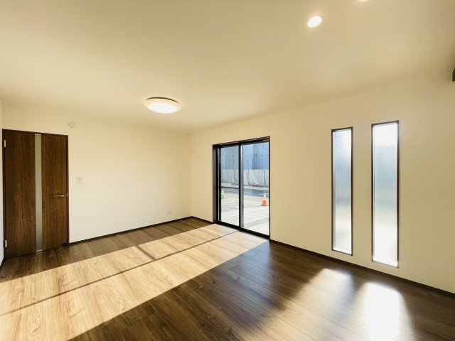 【居間・リビング】 | 深谷市萱場第１０期　ワイウッドコート　新築戸建　全6区画　6号棟