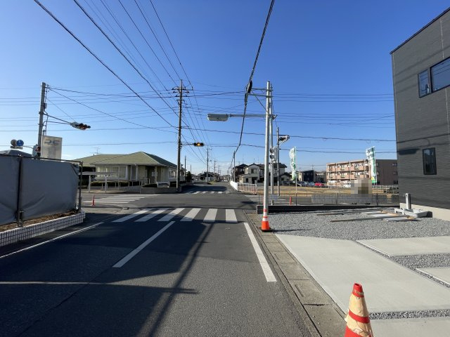【前面道路含む現地写真】 | 深谷市萱場第１０期　ワイウッドコート　新築戸建　全6区画　6号棟