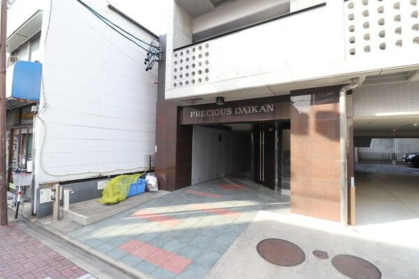 プレシャス代官のエントランス