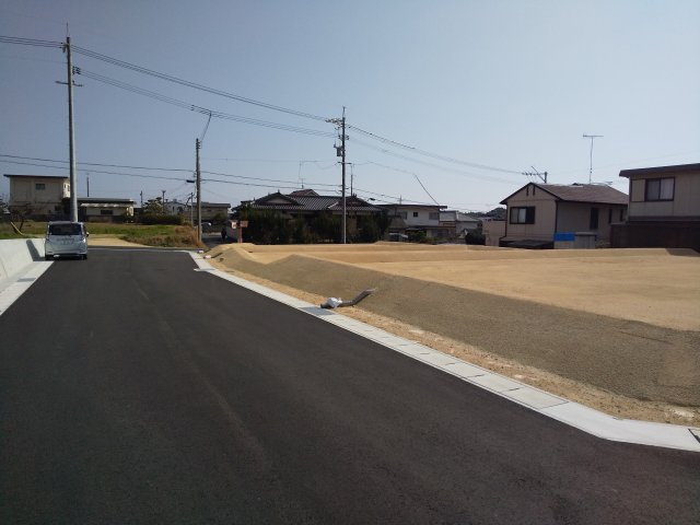 【前面道路含む現地写真】 | フィールズ西岐波（大沢） | 団地内道路
