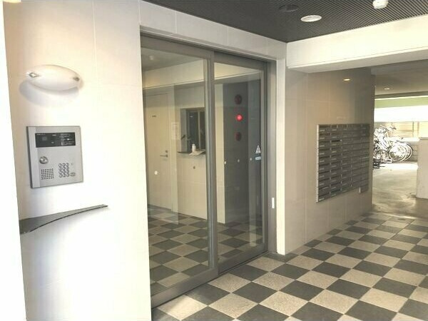 AHマンション泉のエントランス