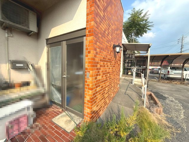 緑丘二丁目貸店舗のエントランス