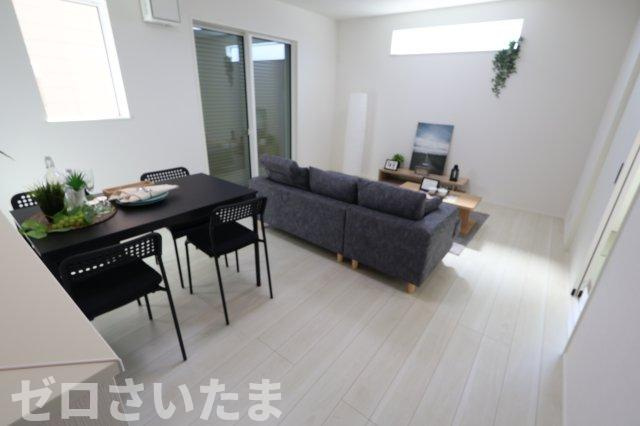 《仲介手数料無料》志木市中宗岡３丁目10-5(全1戸)新築一戸建てリナージュの居間・リビング