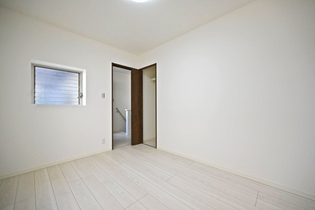 尼崎市稲葉荘4丁目中古戸建│4LDK+駐車1台可の洋室|-洋室6帖(2F)-