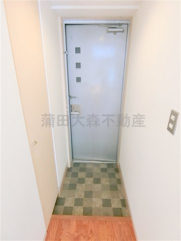 The Blue 8(ザブルーエイトの玄関