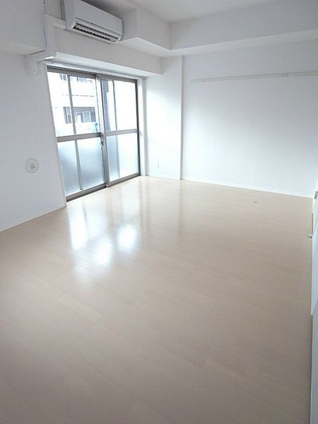 カノンパレスの居間・リビング