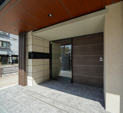 台東区松が谷２丁目の賃貸マンションのエントランス