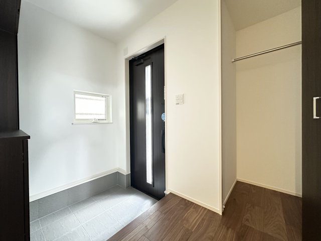 神戸市西区池上1丁目　新築戸建の玄関