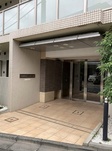 エスティメゾン中野富士見町のエントランス