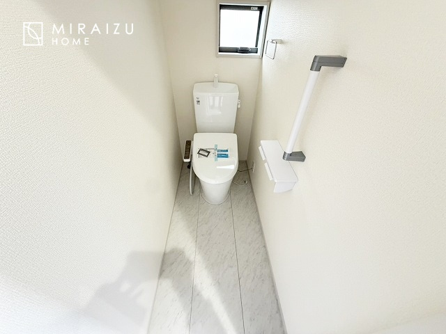 【トイレ】 | おしり洗浄、ビデ洗浄、暖房便座の機能を標準装備。トイレットペーパーの無駄遣いを防ぎ、肌を傷つける心配がありません♪