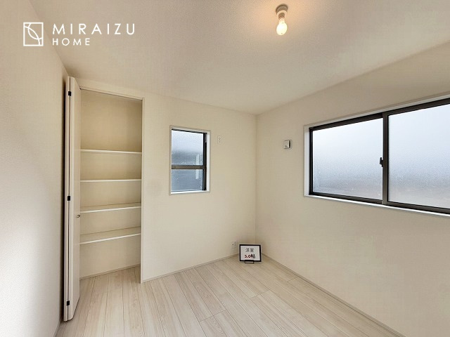 【寝室】 | 建物完成につき、実際のお部屋をごゆっくりご見学いただけます。お休みの日にご家族で見学はいかがでしょう。