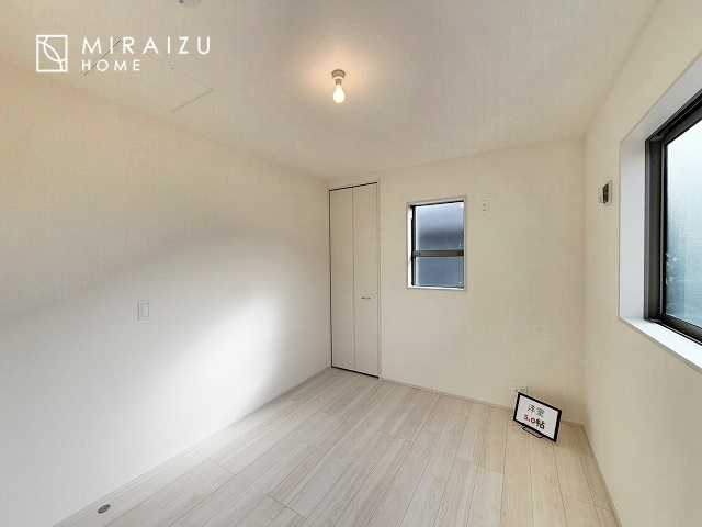 【収納】 | 日当たりの良いお家は嬉しいですよね。それぞれ価値観が分かれる箇所です、実際に内覧して日当たりの心地よさをご体感下さいね♪