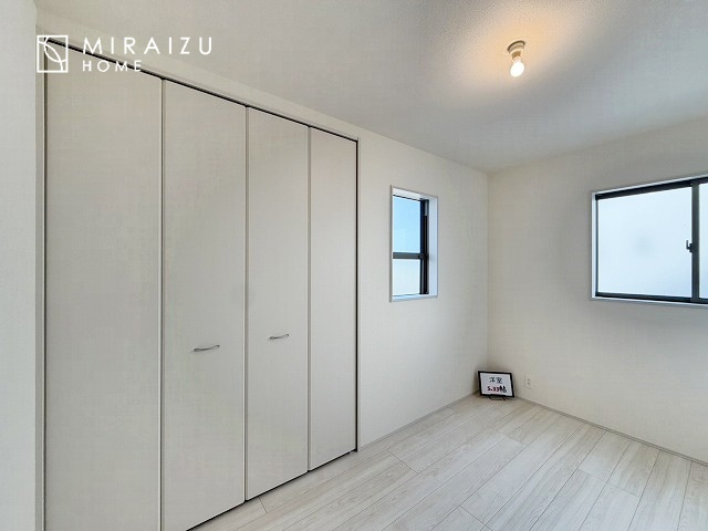 【洋室】 | 建物完成につき、実際のお部屋をごゆっくりご見学いただけます。お休みの日にご家族で見学はいかがでしょう。