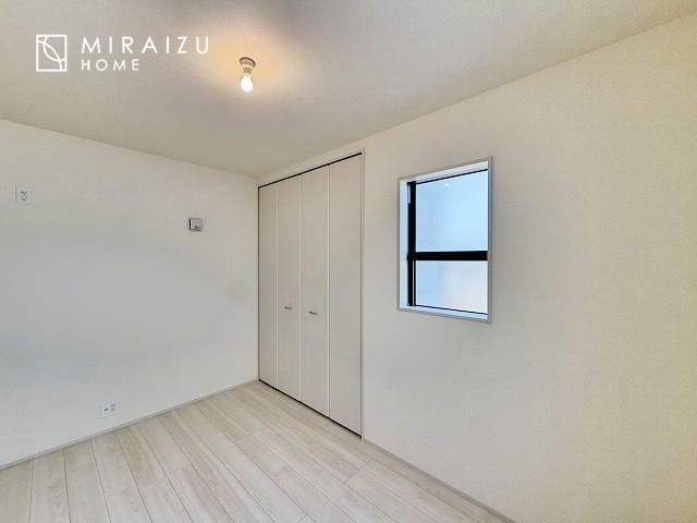 【子供部屋】 | 暮らしやすさを考えたプランで快適な現地ロケーションを実現。安らぎに満たされる、ゆとりのある日々を過ごせます♪