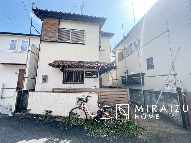 【外観】 | 日当たりの良いお家は嬉しいですよね。それぞれ価値観が分かれる箇所です、実際に内覧して日当たりの心地よさをご体感下さいね♪