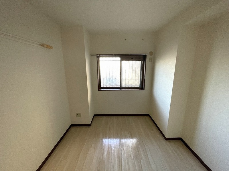 川崎市麻生区千代ケ丘１丁目の賃貸マンションの洋室