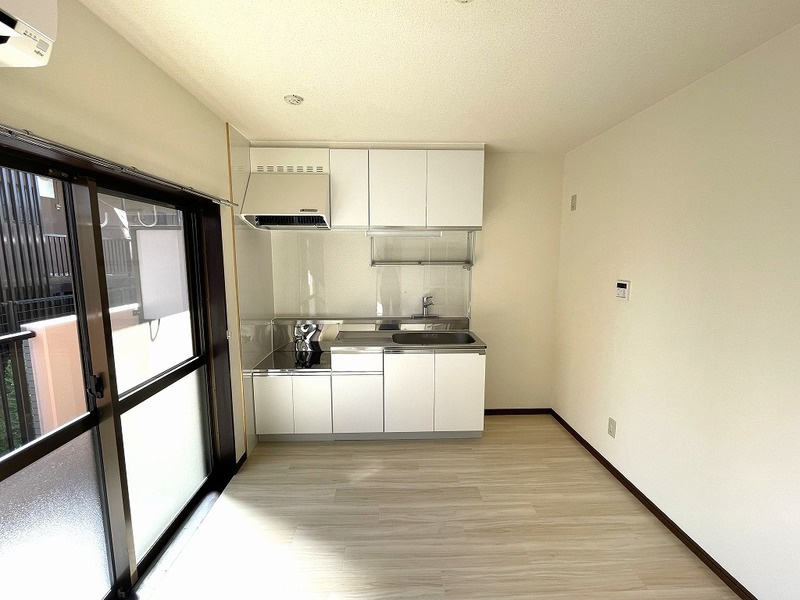 川崎市麻生区千代ケ丘１丁目の賃貸マンションの居間・リビング