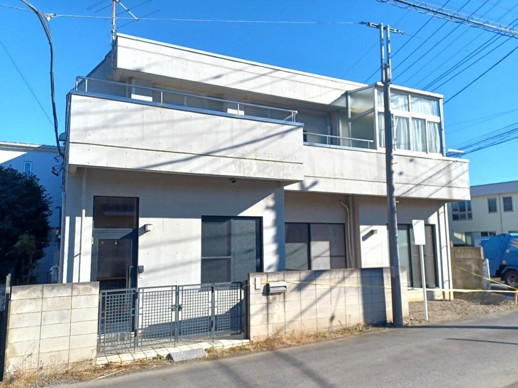 川越市大字砂の中古一戸建の外観|新河岸駅徒歩9分！
二面玄関で二世帯住宅にも対応できる中古戸建！
6DK+Sで大家族にも◎！
資料請求やご見学などお気軽にお問い合わせください。