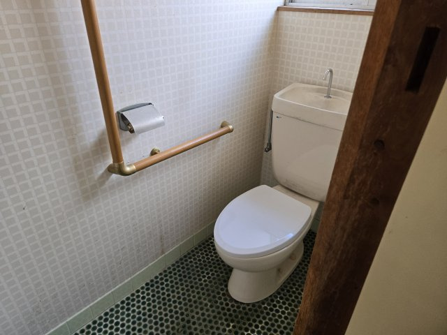 鏡島中のトイレ