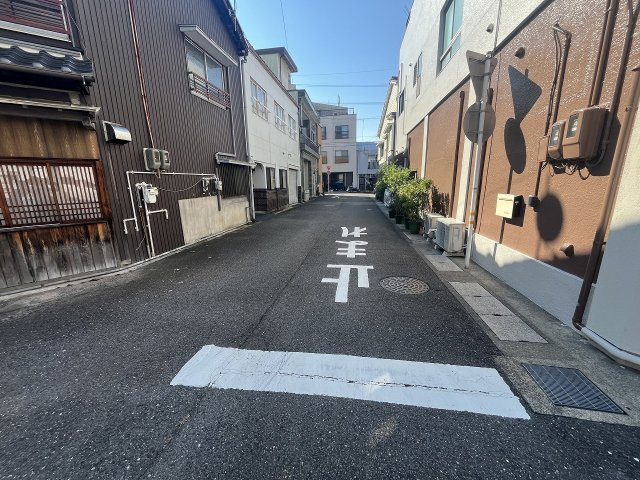 土地　昭和町3丁目の前面道路含む現地写真