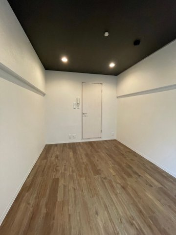 中崎町ハイツの洋室|使い勝手のいい洋室です