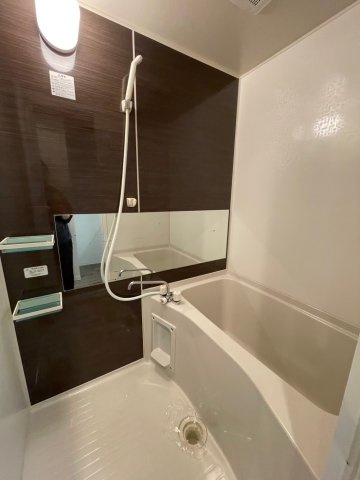 中崎町ハイツの浴室|日々の疲れを癒すお風呂付です