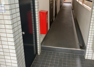 【その他共用部分】 | 朝日プラザ相模大野 | 室内の防犯設備もチェックしましょう！モニター付きインターホンが設置されているか、防犯シャッターが設備されているか、ベランダに人が上がってきにくい高さかなどチェックしておくと入居後も安心できるでしょう。