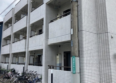 【構造・工法・仕様】 | 朝日プラザ相模大野 | ＲＣ造、Reinforced Concreteは直訳すると補強されたコンクリートです。主に柱や梁・床・壁が鉄筋とコンクリートで構成おり、鉄筋を組んだ型枠にコンクリートを流し込んで固めたものを指します。