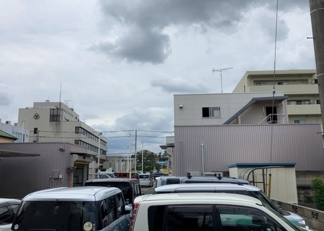 【展望】 | 朝日プラザ相模大野 | 眺望の良さを楽しめるダイニングキッチンで家族団らんの時間を過ごしてはいかがでしょうか。バルコニーから見える景色を家族で眺める時間は、時間が経つのを忘れてしまいそうですね。是非、現地を見に行きましょう！