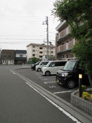 【駐車場】 | ポラリス | カースペースがあります