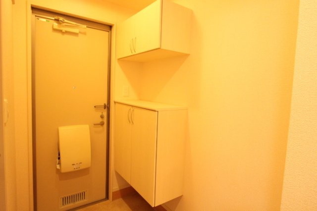 チェリーウェルの玄関|反転です