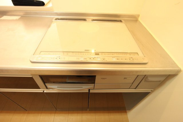 チェリーウェルのキッチン|反転です