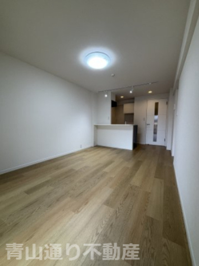 【居間・リビング】 | メゾン池尻大橋 | 約9.8帖