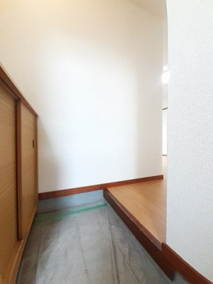 【玄関】 | サンハイツ１番館 | 明るい玄関です