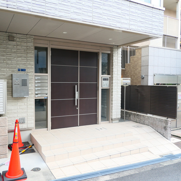 シャーメゾンベルパージュのエントランス